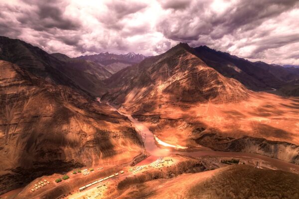 Mastering Altitude: Navigating the Challenges of Acclimatization and Adaptation to Thin Air