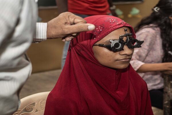 Exploring the Connection between Eye Cataracts and High Sugar Diets: A Comprehensive Analysis