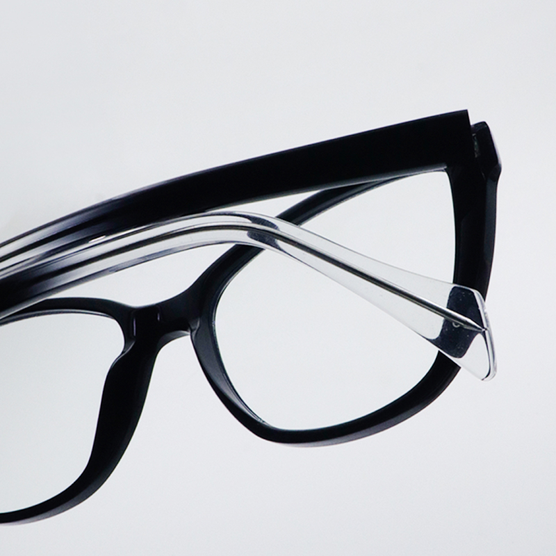 Visionaire – Black