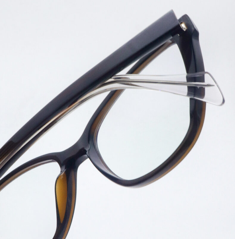 Visionaire – Brown